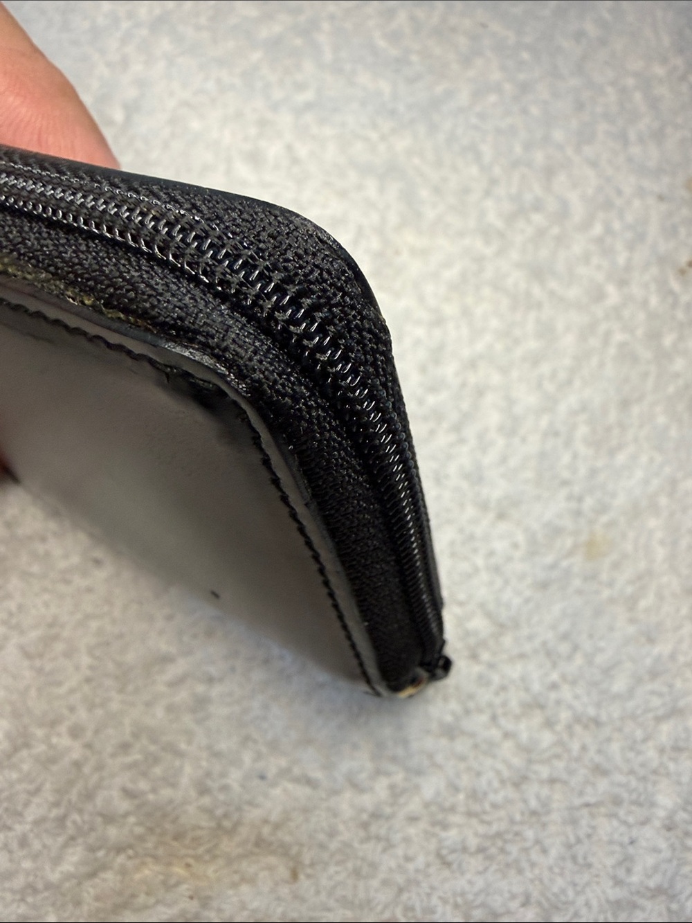 Gucci Black Leather Zip Around Coin Case Wallet - Picture 9 of 11